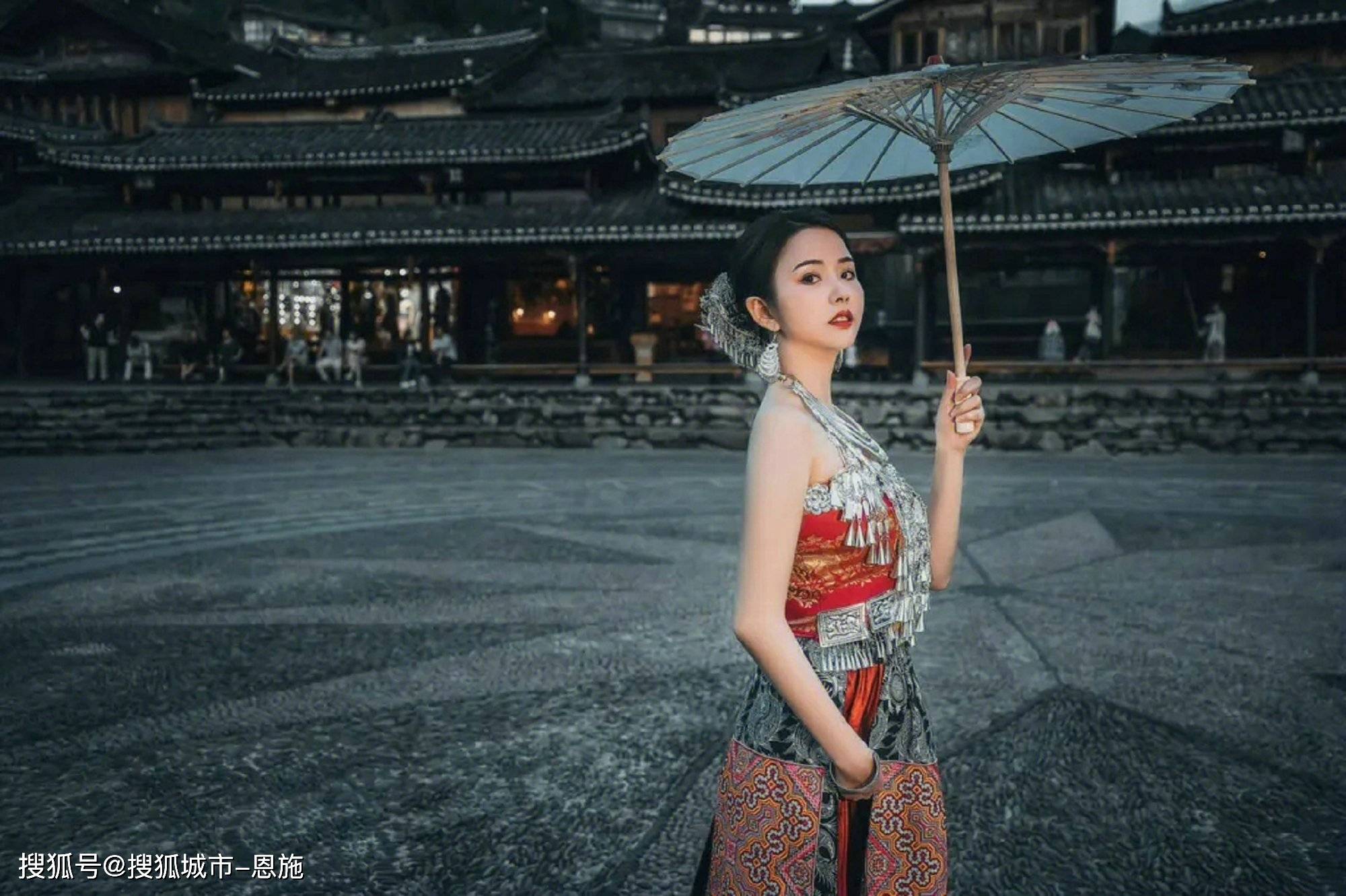 2025新澳门天天六开好彩大全，澳门是中国的一个特别行政区，以其独特的文化背景和丰富的旅游资源而闻名。随着科技的进步和社会的发展，人们对于博彩娱乐的需求也在不断变化。本文将围绕澳门博彩业的发展、新澳门天天六开好彩这一主题展开探讨，并展望未来的澳门博彩市场。