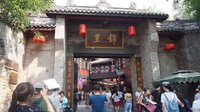 2025新澳门资料大全，澳门作为中国的特别行政区，拥有丰富的历史、文化、人文景观和旅游胜地。随着时间的推移，澳门不断发展和进步，成为了一个充满活力和魅力的城市。本文将介绍关于澳门在不久的将来，特别是到2025年的最新资料大全。通过深入了解澳门的现状和未来发展趋势，我们可以更好地了解这座城市的魅力所在。